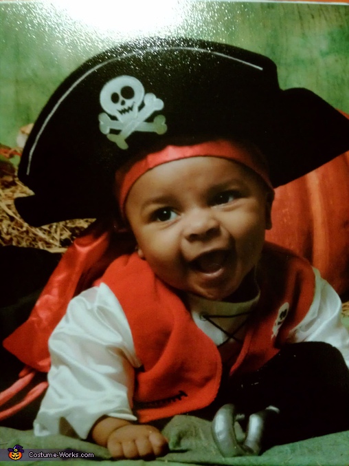 baby pirate outfit