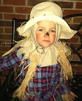 Cute Scarecrows DIY Halloween Costumes | No-Sew DIY Costumes - Photo 2/6