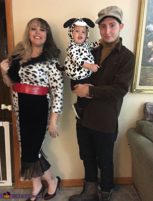 101 Dalmatians Family Costume | Last Minute Costume Ideas - Photo 2/2