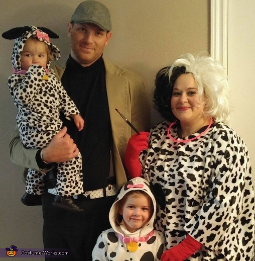 101 Dalmatians Family Costume | Coolest DIY Costumes