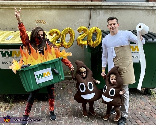 2020: A dumpster fire, crappy year! Costume