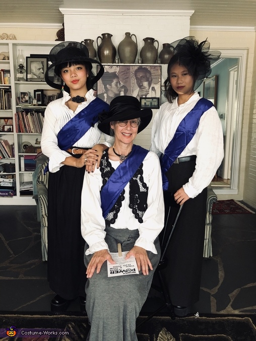 3 Suffragettes Costume