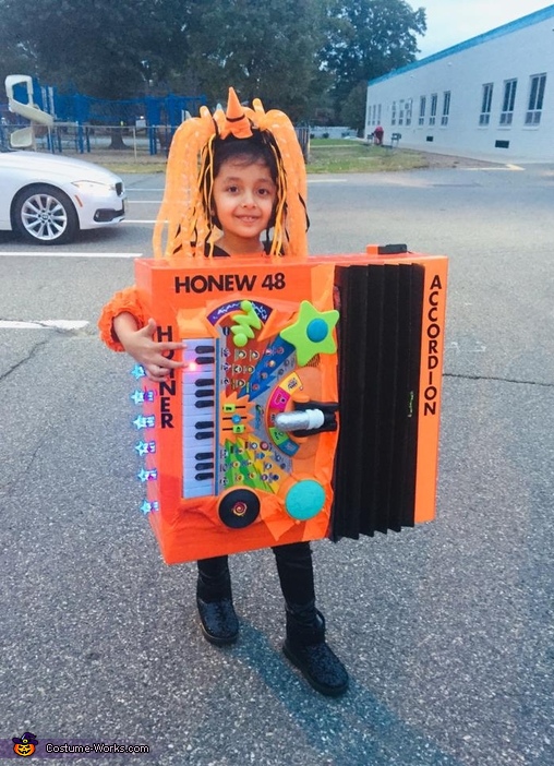 Honew 48 - Hohner Accordion Costume