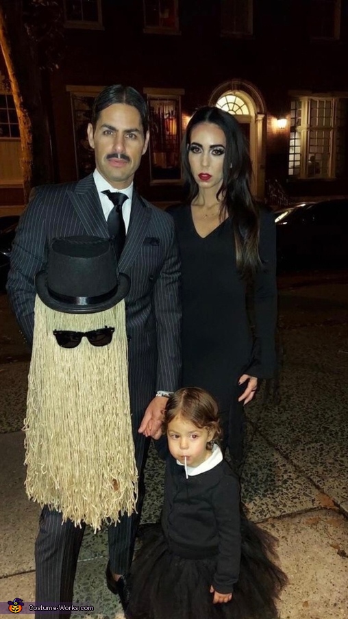 Addams Family Costume - Photo 4/5