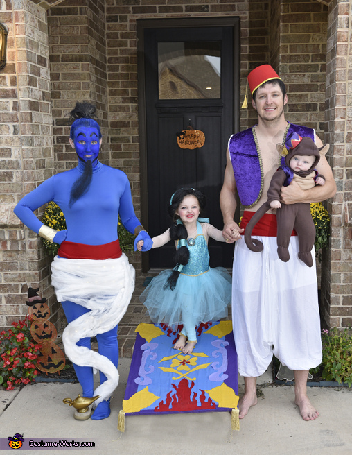 Aladdin Family Costume  Family halloween costumes, Family themed halloween  costumes, Family halloween