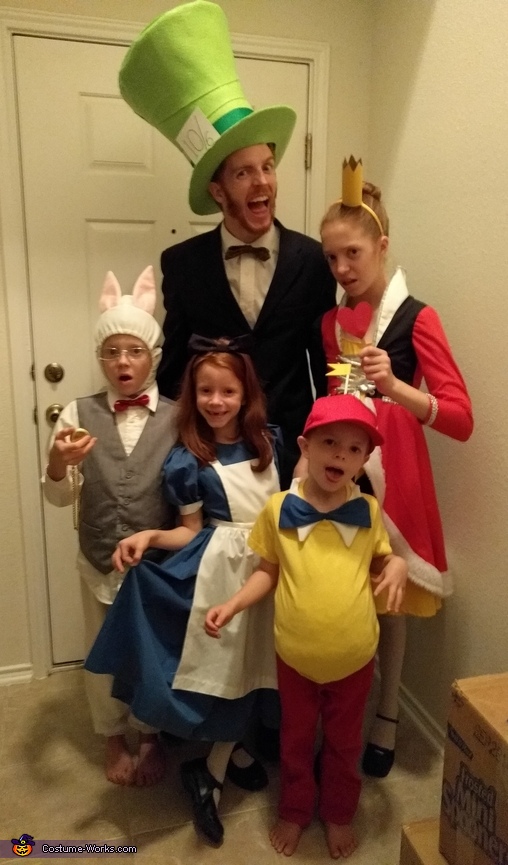 Creative DIY Alice in Wonderland Family Costume | DIY Costumes Under $45