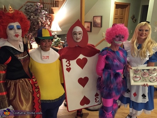 Alice in Wonderland Group Costume DIY - Photo 10/10