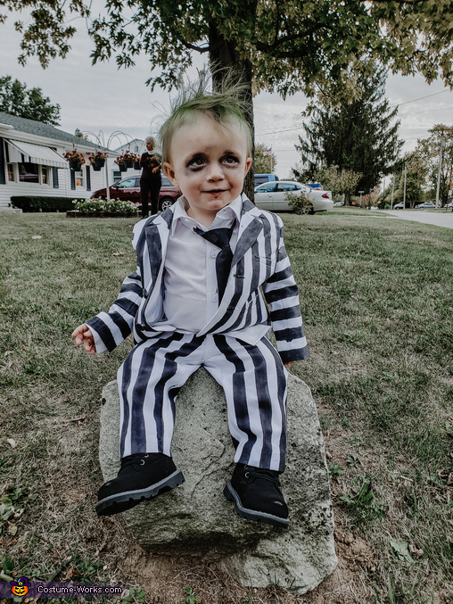 Baby Beetlejuice Costume | Unique DIY Costumes - Photo 3/3