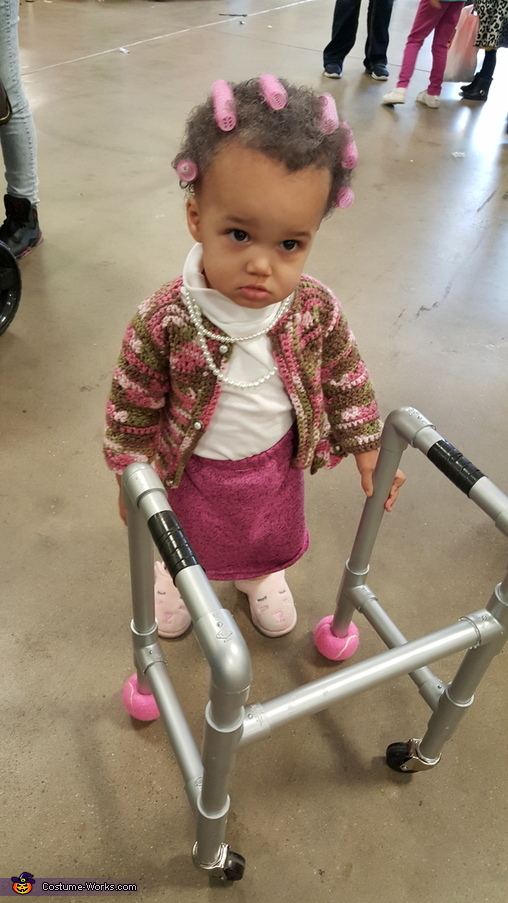 Baby Grandma Costume DIY - Photo 3/3