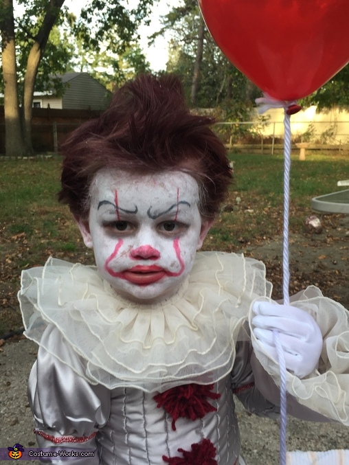 Balloon With Face Cartoon ~ Baby Pennywise Costume | Bocainwasul