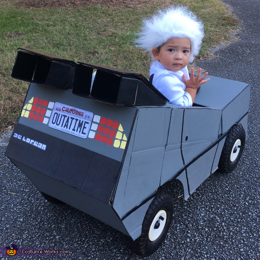 Back to the Future Family Costumes | Creative DIY Costumes - Photo 3/7