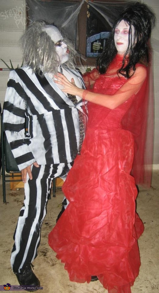 Couple 2024 beetlejuice costumes