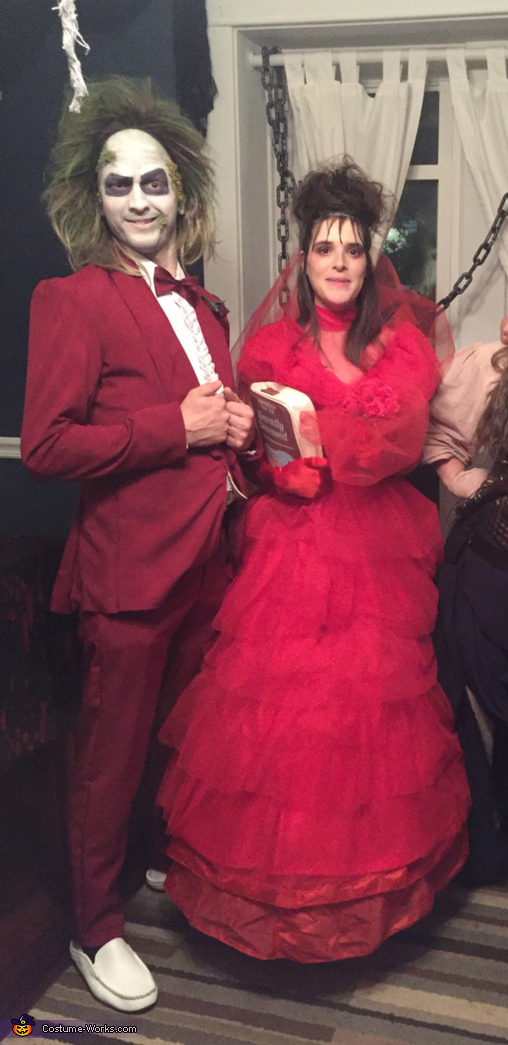 beetlejuice and lydia wedding costumes