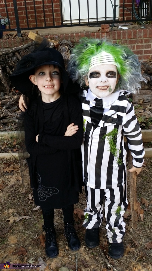 Beetlejuice Family Costume | Mind Blowing DIY Costumes - Photo 2/2