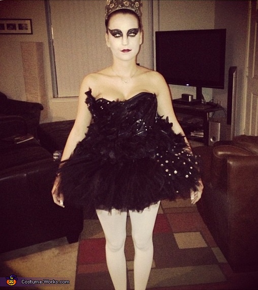 Black swan halloween costume sale