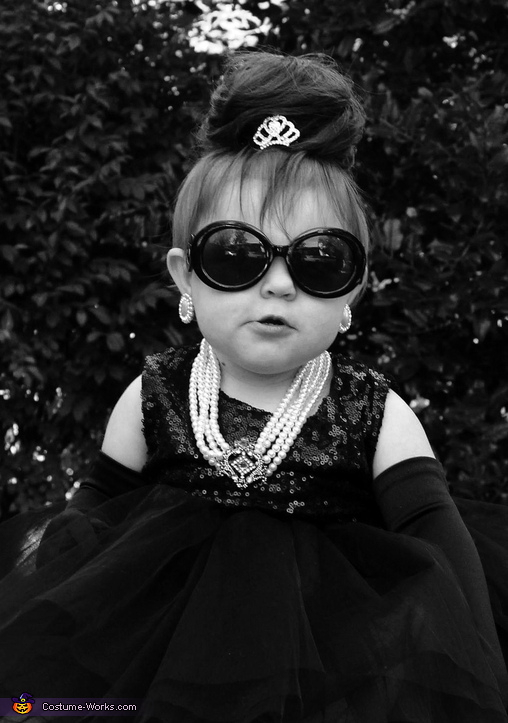 Breakfast at Tiffany's Baby Costume | DIY Costumes Under $65 - Photo 4/6