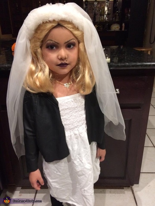 Bride of Chucky Girl's Halloween Costume | Last Minute Costume Ideas
