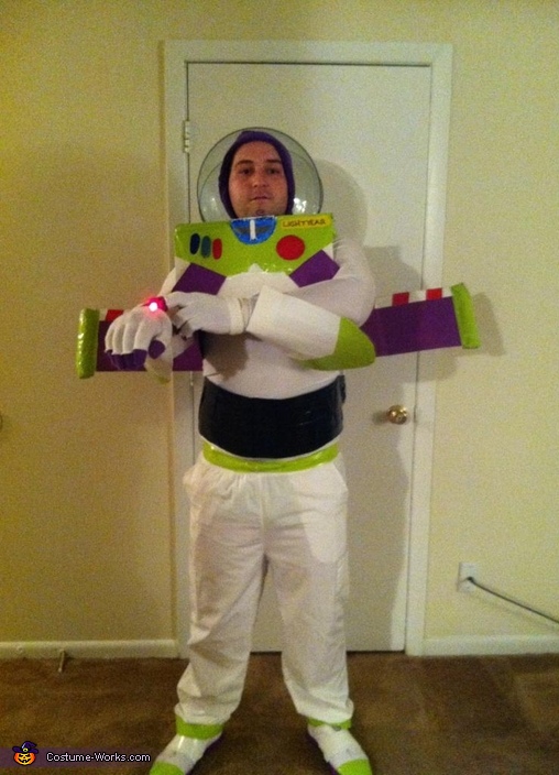 DIY Buzz Lightyear Costume