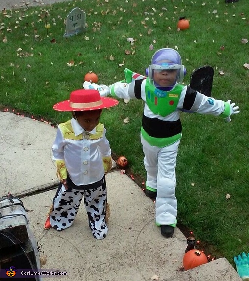 Toy Story Buzz Lightyear and Jessie the Cowgirl Costume