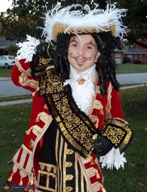 captain hook costume dustin hoffman