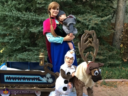 Cast of Frozen Family Costume