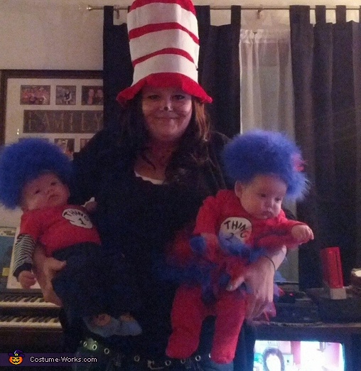 Cat in The Hat with Thing 1 and Thing 2 Costume