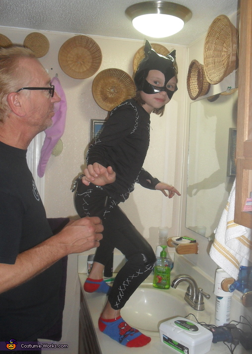 Catwoman Girl's DIY Halloween Costume | Last Minute Costume Ideas