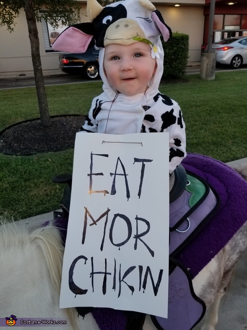 Chicfila Cow Baby Costume | DIY Costumes Under $35 - Photo 3/4