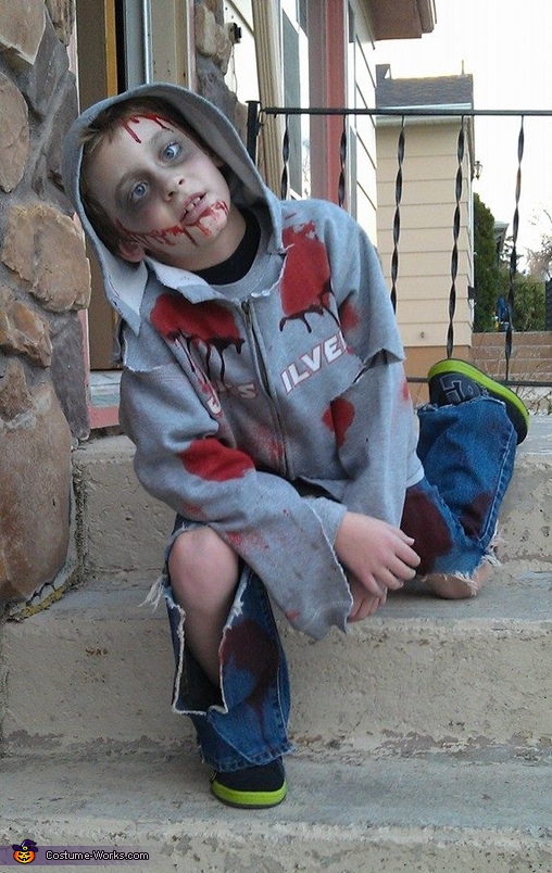 simple zombie costume