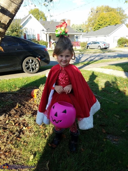 Cindy Lou Who Costume for Girl | Easy DIY Costumes - Photo 3/3