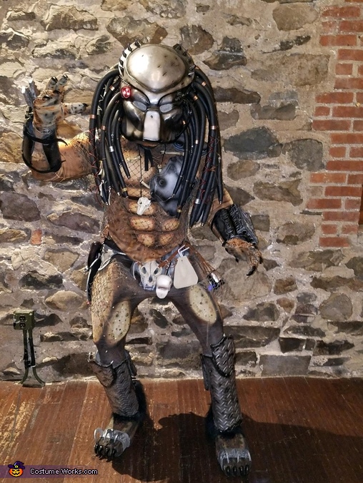 Classic Predator Costume | Creative Costume Ideas - Photo 5/6