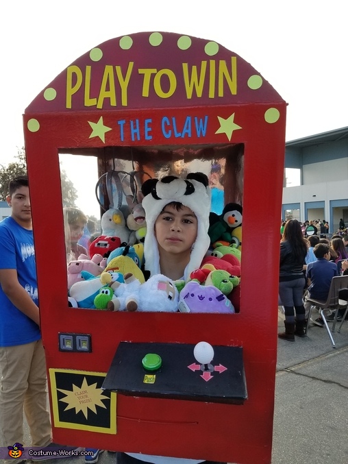 Claw Machine Costume | Unique DIY Costumes