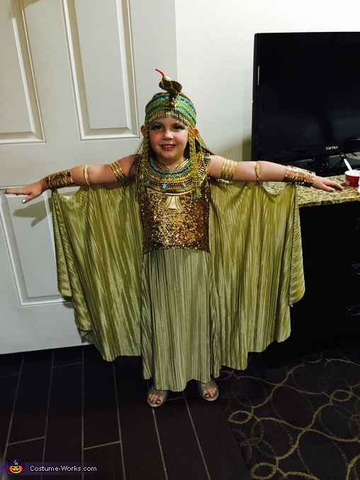 Cleopatra Costume for Girls | Coolest Cosplay Costumes - Photo 2/5