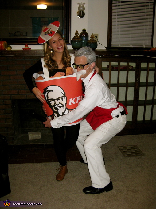 Colonel Sanders and Bucket of Fried Chicken Costume - Photo 4/4
