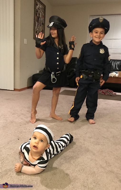 Cops and Convict Kids Halloween Costume | Best DIY Costumes - Photo 2/2