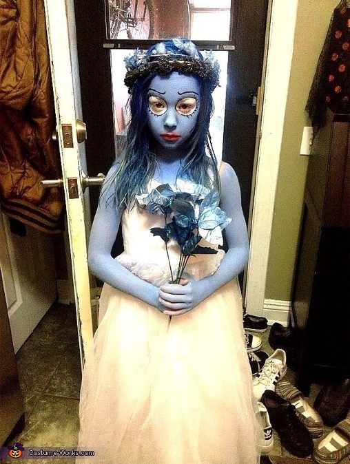 Corpse Bride Costume Idea for Girls | Last Minute Costume Ideas