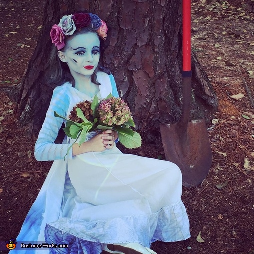 Corpse Bride Costume | No-Sew DIY Costumes - Photo 2/2