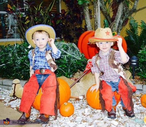 Cowboys and Indians Family Costume | DIY Costumes Under $25 - Photo 2/2