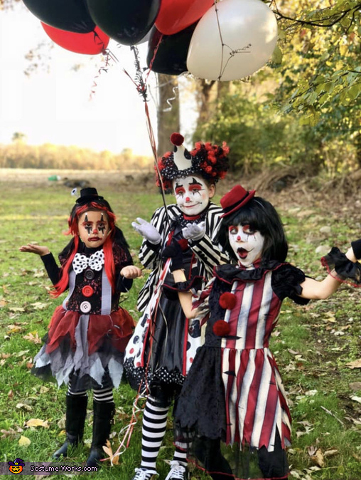 Creepy Little Clowns Costume | DIY Costumes Under $45 - Photo 3/3