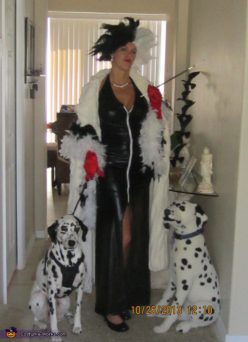 Cruella de Vil Costume