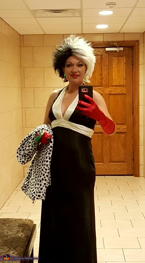 Cruella DeVille Adult Costume | Last Minute Costume Ideas