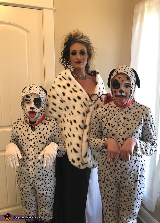 Cruella Deville and her Puppies Costume
