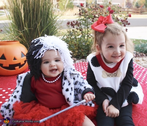 Cruella Deville and Puppies Group Costume | Best DIY Costumes - Photo 3/5