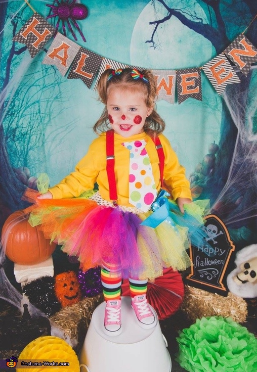 Cute deals clown costume