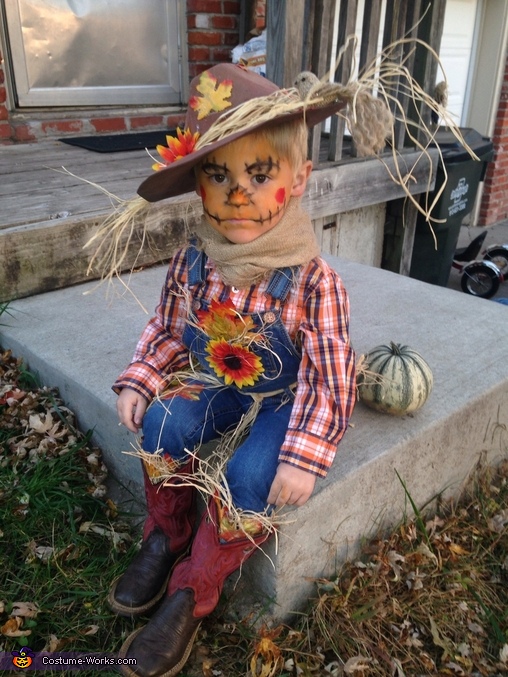 Cute Scarecrow Boy's Costume | Easy DIY Costumes - Photo 2/5