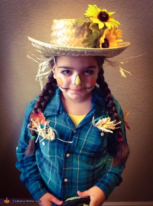 Cute Scarecrow Girl's Halloween Costume | Last Minute Costume Ideas