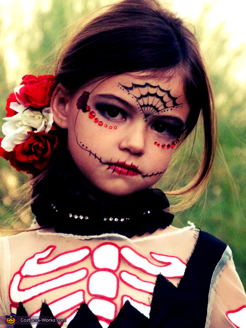 Day of the Dead Beauty Costume | Coolest DIY Costumes - Photo 2/4