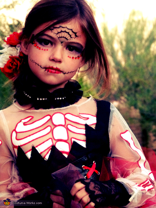 Day of the Dead Beauty Costume | Coolest DIY Costumes - Photo 3/4