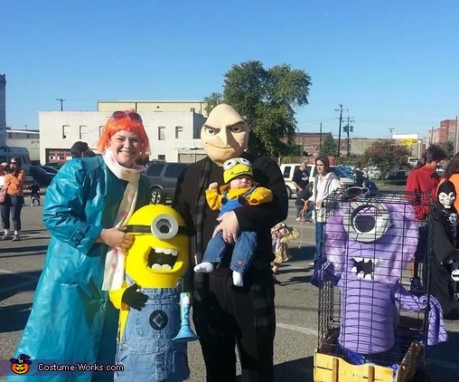 Best DIY Costumes - Despicable Me 2 Family - Costume Works - Photo 3/3