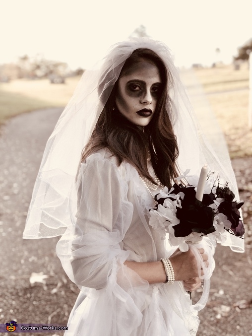 Disney’s Haunted Mansion Bride Costume - Photo 3/7